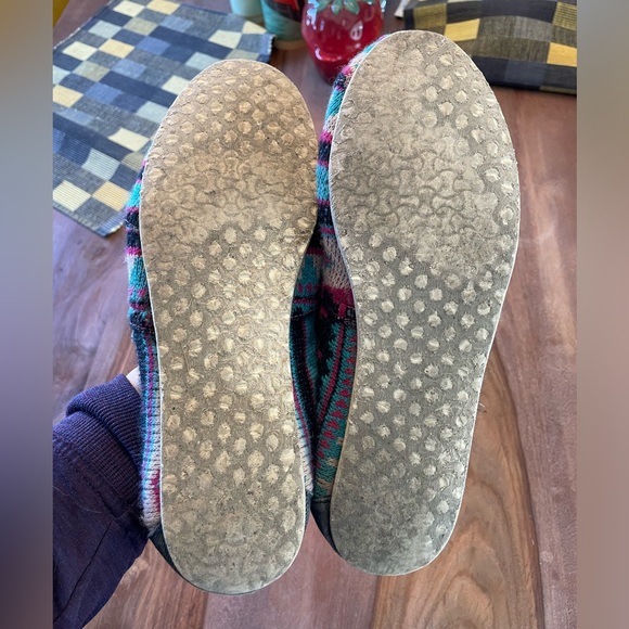 Tom’s Wool Aztec Slip-on Shoe - Picture 2 of 4
